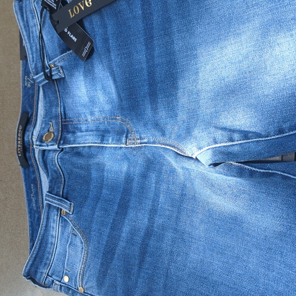 Liverpool Los Angeles Crop Flare NWT